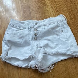 Old Navy white jean boyfriend shorts. Size 2.